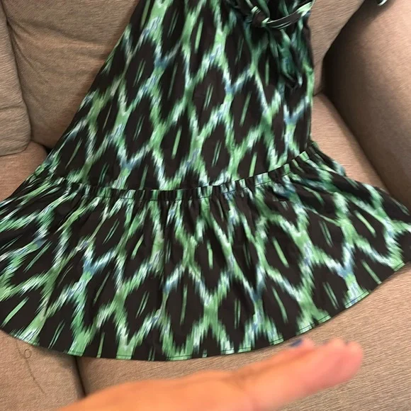 Scoop Black And Green Dress - Picture 16 of 16